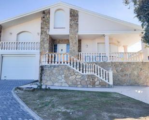 Exterior view of House or chalet for sale in Otero de Herreros  with Terrace and Swimming Pool
