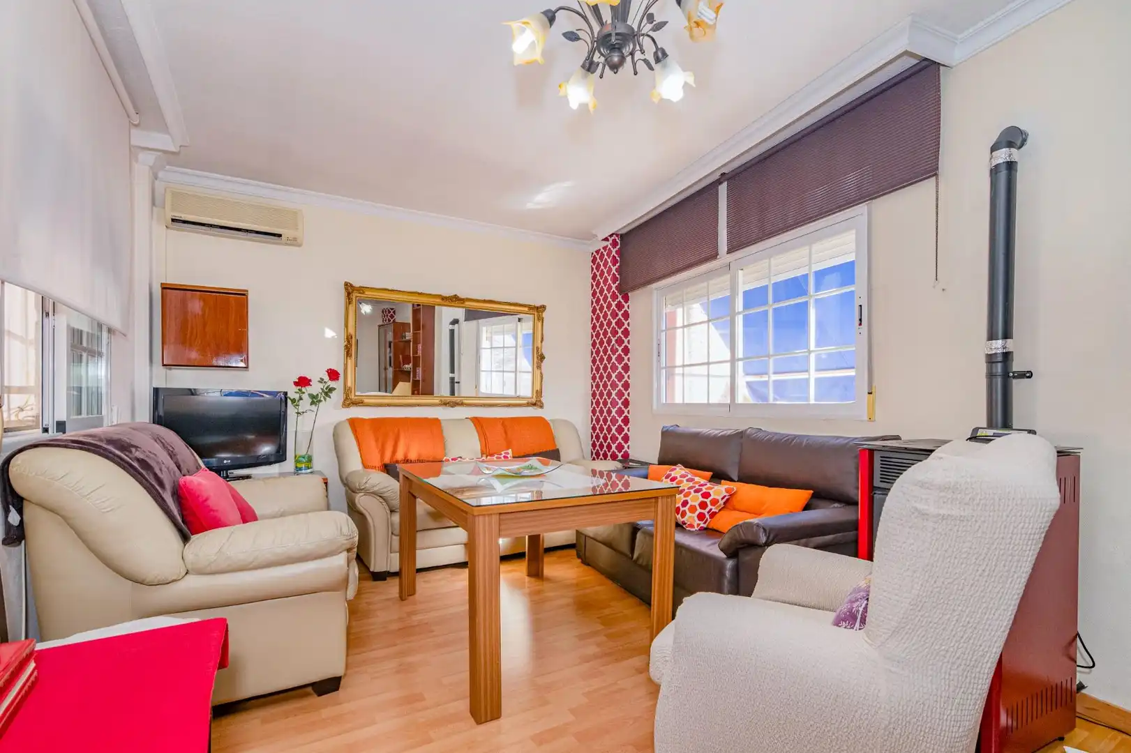 Sala de estar de Piso en venta en La Zubia con Aire acondicionado, Calefacción y Trastero