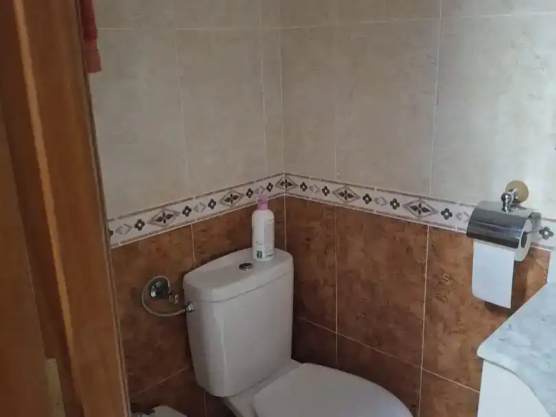 Baño de Piso en venta en Brozas con Aire acondicionado y Amueblado
