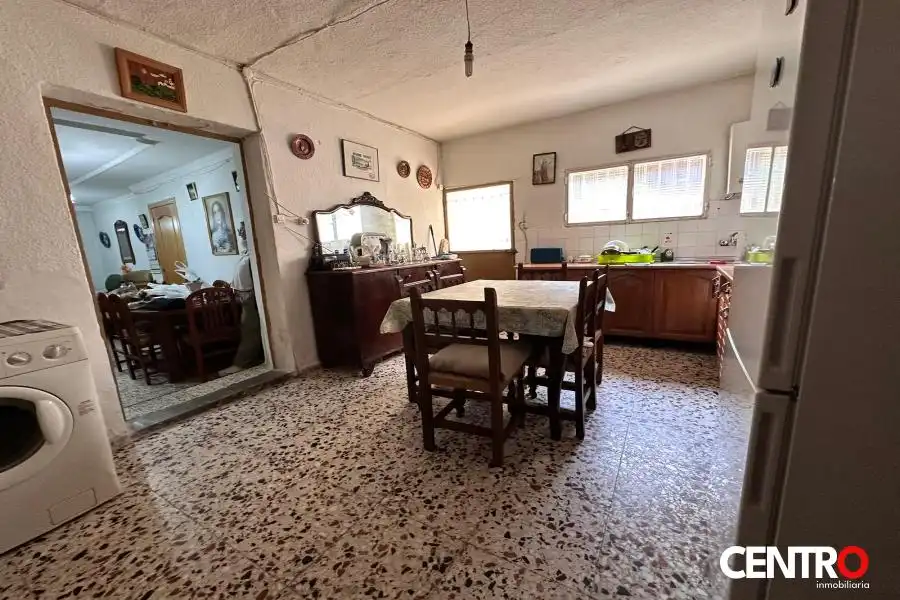 Cuina de Casa o xalet en venda en Guadahortuna amb Jardí privat