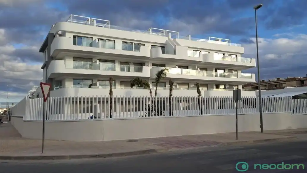Pis amb piscina en venda a Orihuela Costa