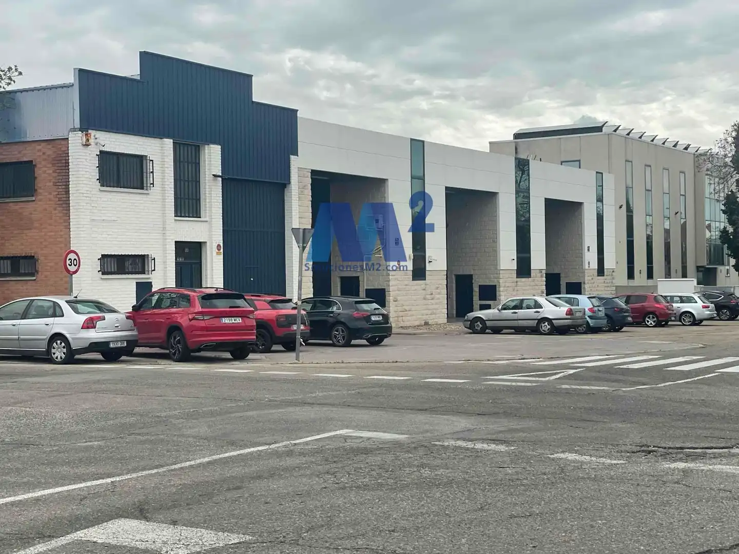 Außenansicht von Fabrikhallen zur Miete in Torrejón de Ardoz