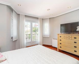 Dormitori de Casa o xalet en venda en San Martín del Rey Aurelio