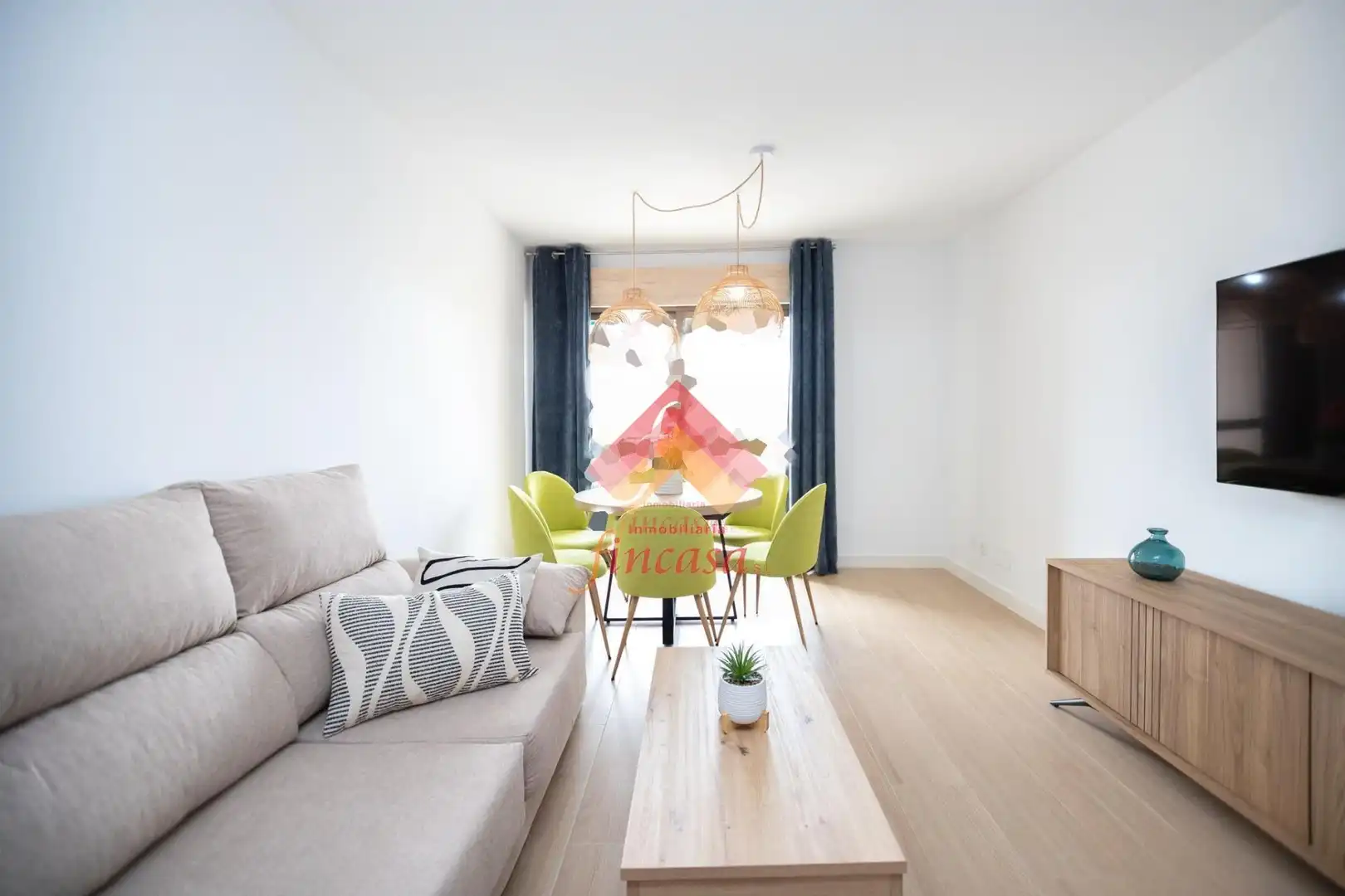 Living room of Flat for sale in Ronda  with Heating, Terrace and Furnished