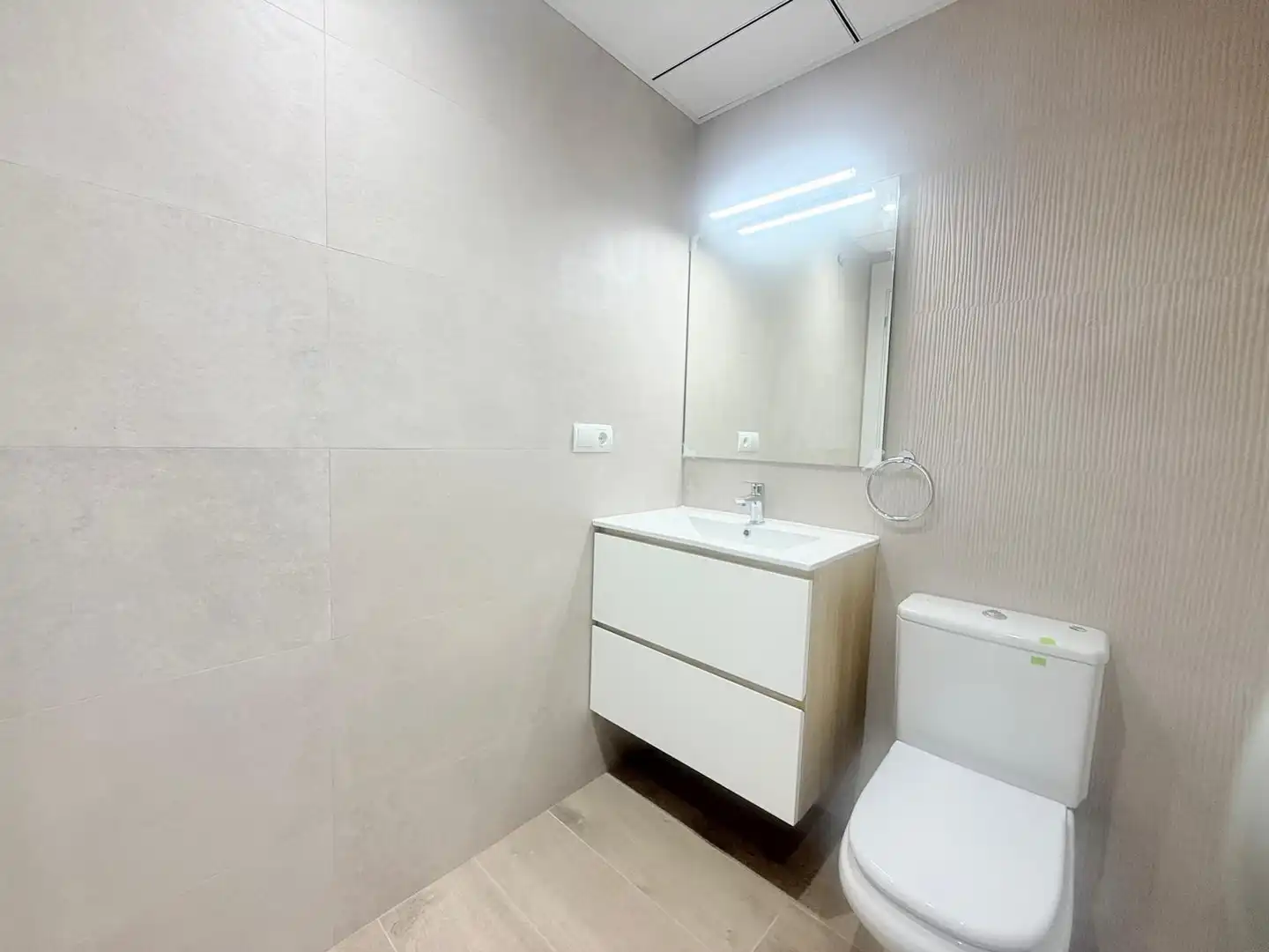 Bathroom of Study for sale in Deltebre