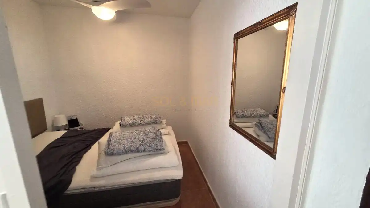 Dormitori de Apartament en venda en Torremolinos amb Aire condicionat, Calefacció i Moblat
