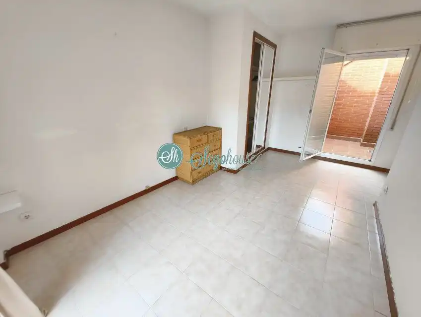 Piso en venta en Segovia con Calefacción y Terraza