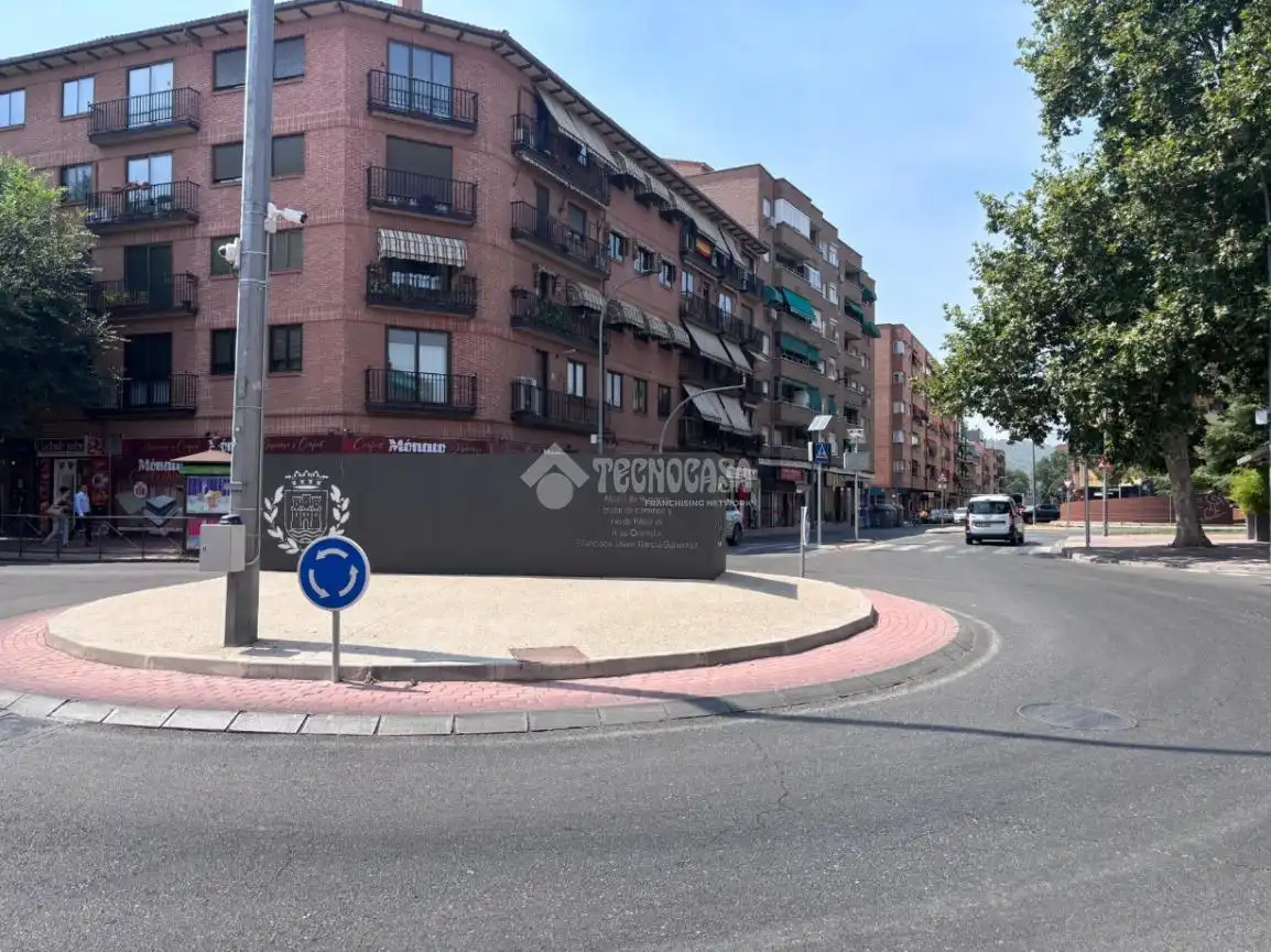 Außenansicht von Gebäude zur Miete in Alcalá de Henares