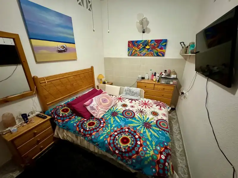 Schlafzimmer von Erdgeschoss zum Verkauf in Cullera mit Klimaanlage, Heizung und Privatgarten