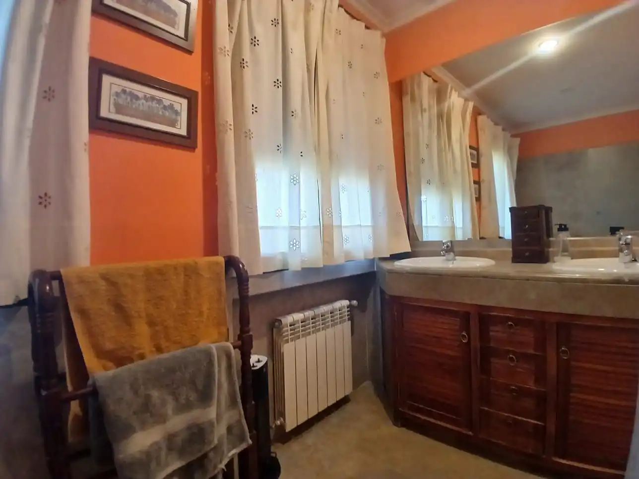 Bany de Casa o xalet en venda en Valdepeñas amb Aire condicionat, Calefacció i Traster