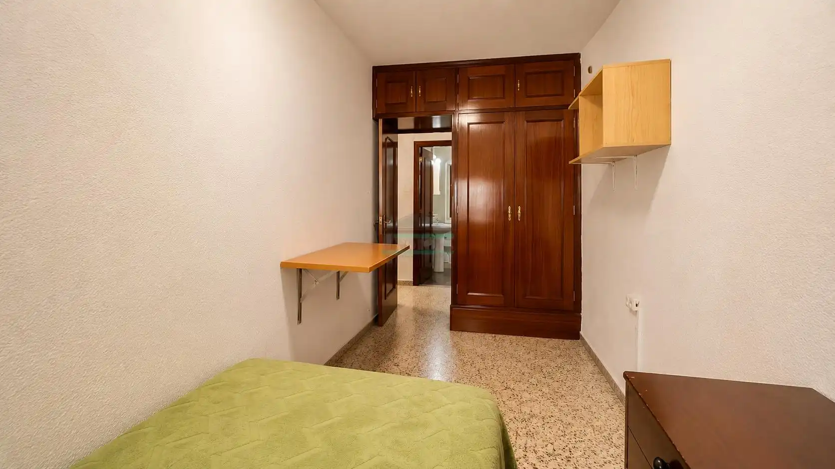 Bedroom of Flat for rent in Granada  with Air Conditioner, Furnished and Oven
