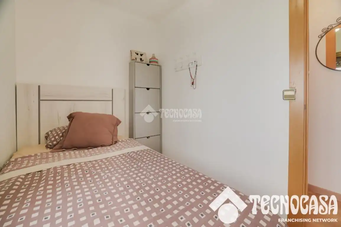 Habitación de Piso en venta en Santa Coloma de Gramenet con Aire acondicionado, Parquet y Terraza