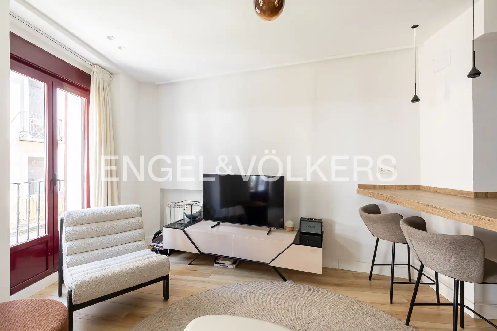 Living room of Flat for rent in Madrid  with Air Conditioner, Heating and Furnished