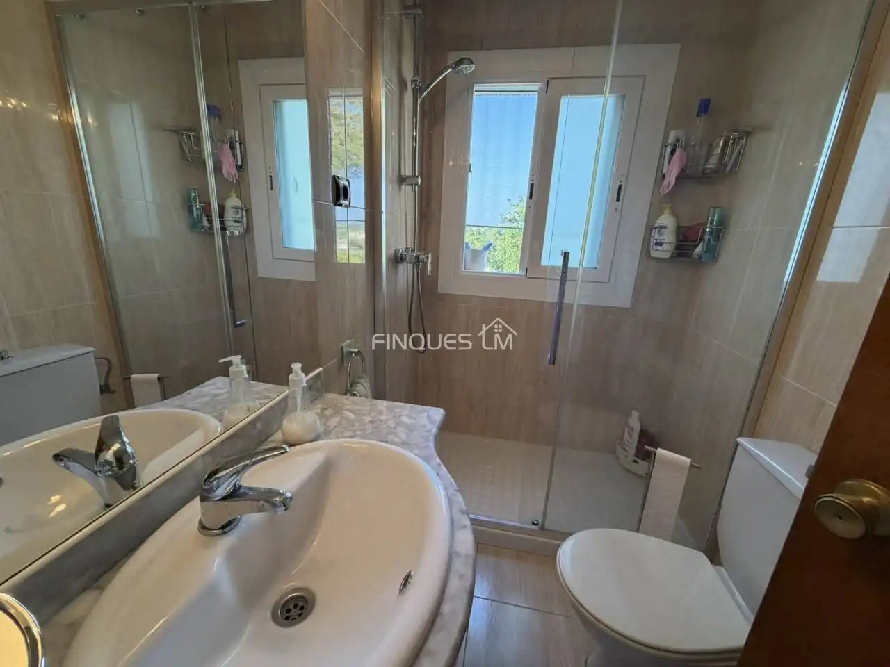 House with pool for sale in Calle Lérida, imagen 10