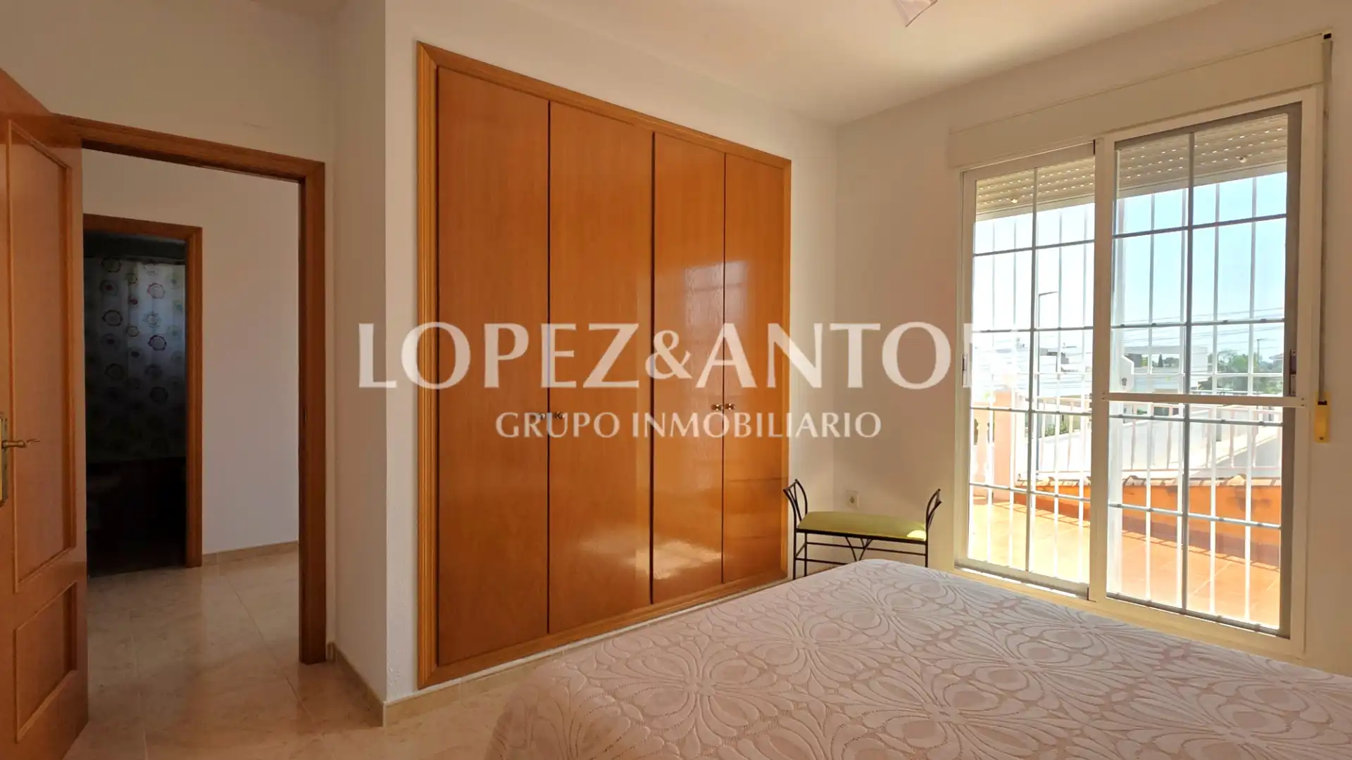 Habitación de Casa o chalet en venta en L'Eliana con Aire acondicionado, Calefacción y Jardín privado