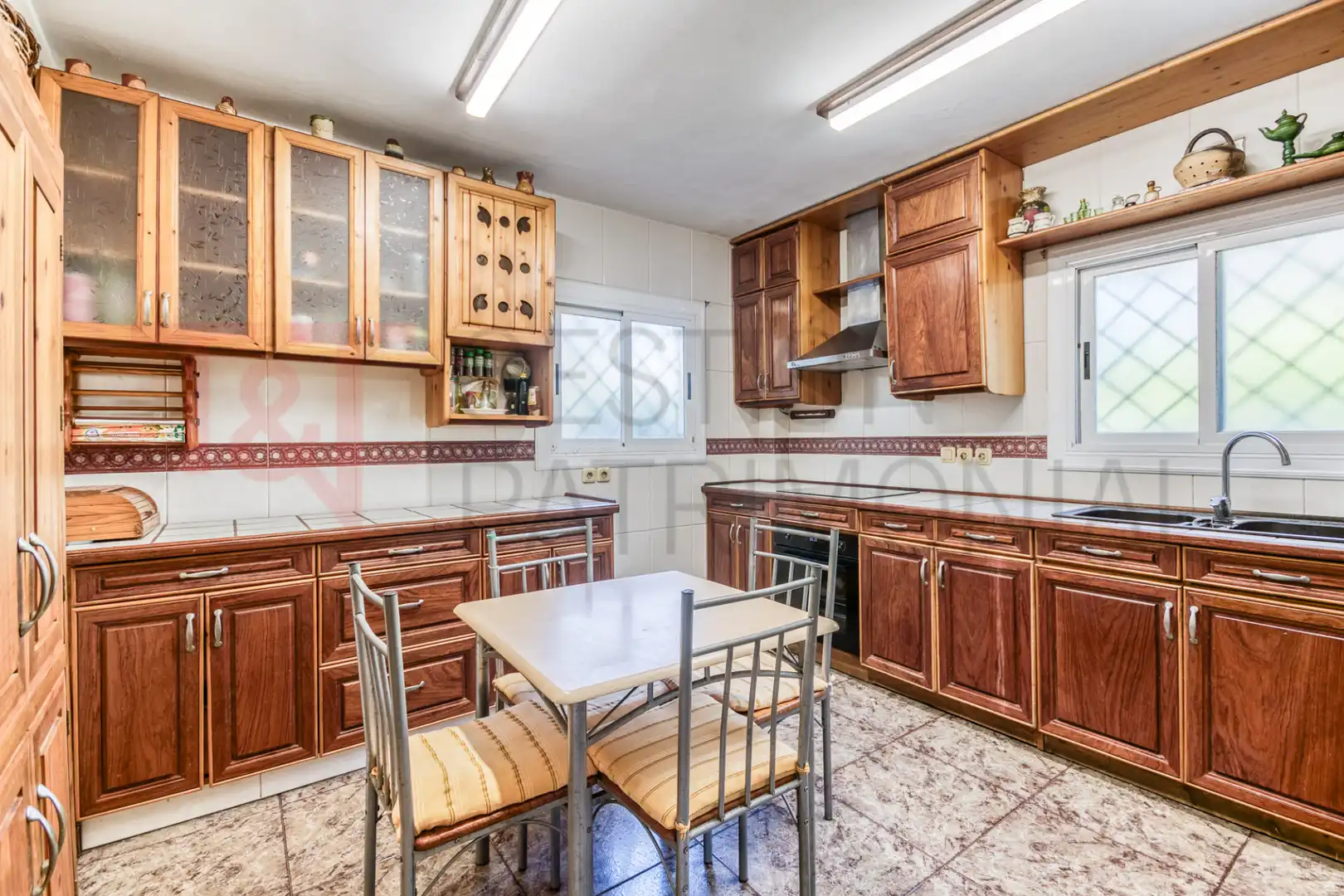 Cocina de Casa o chalet en venta en Pineda de Mar con Aire acondicionado, Calefacción y Jardín privado