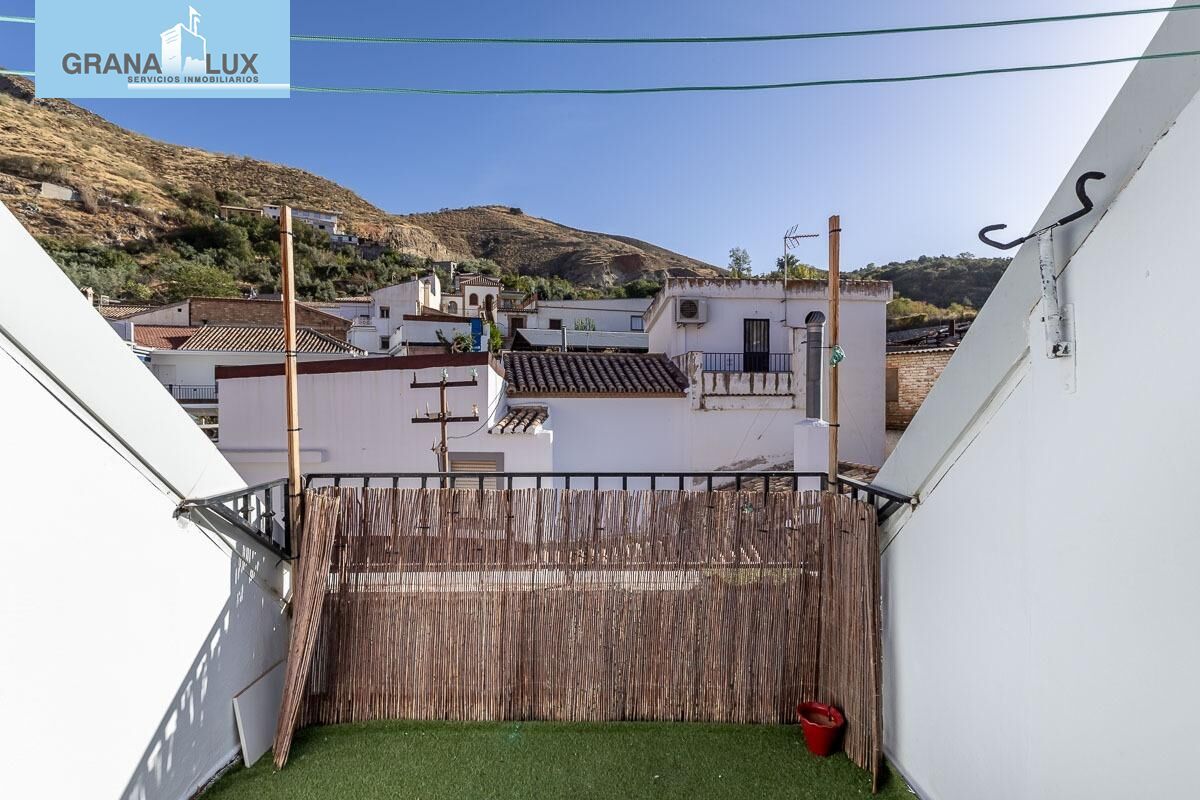 Vista exterior de Àtic en venda en Monachil amb Calefacció i Terrassa