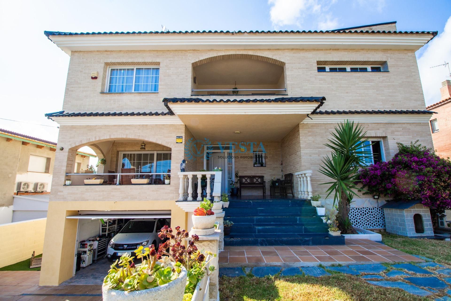 Vista exterior de Casa o chalet en venta en La Pobla de Montornès   con Aire acondicionado, Calefacción y Jardín privado