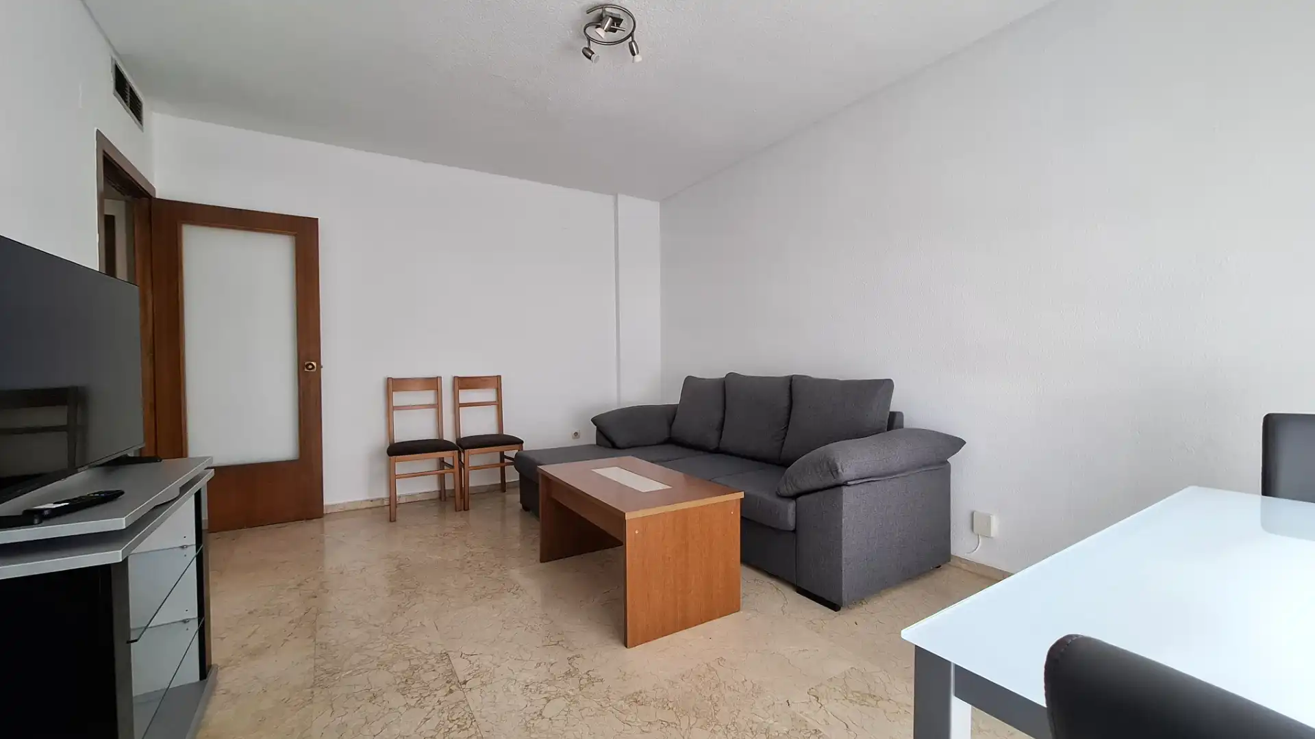 Sala de estar de Piso de alquiler en  Córdoba Capital con Aire acondicionado, Calefacción y Amueblado