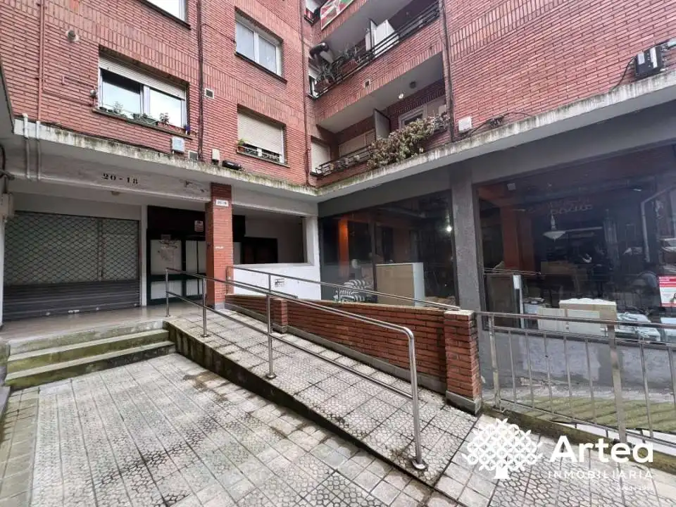 Local comercial en venda a Calle Matiko, imagen 2