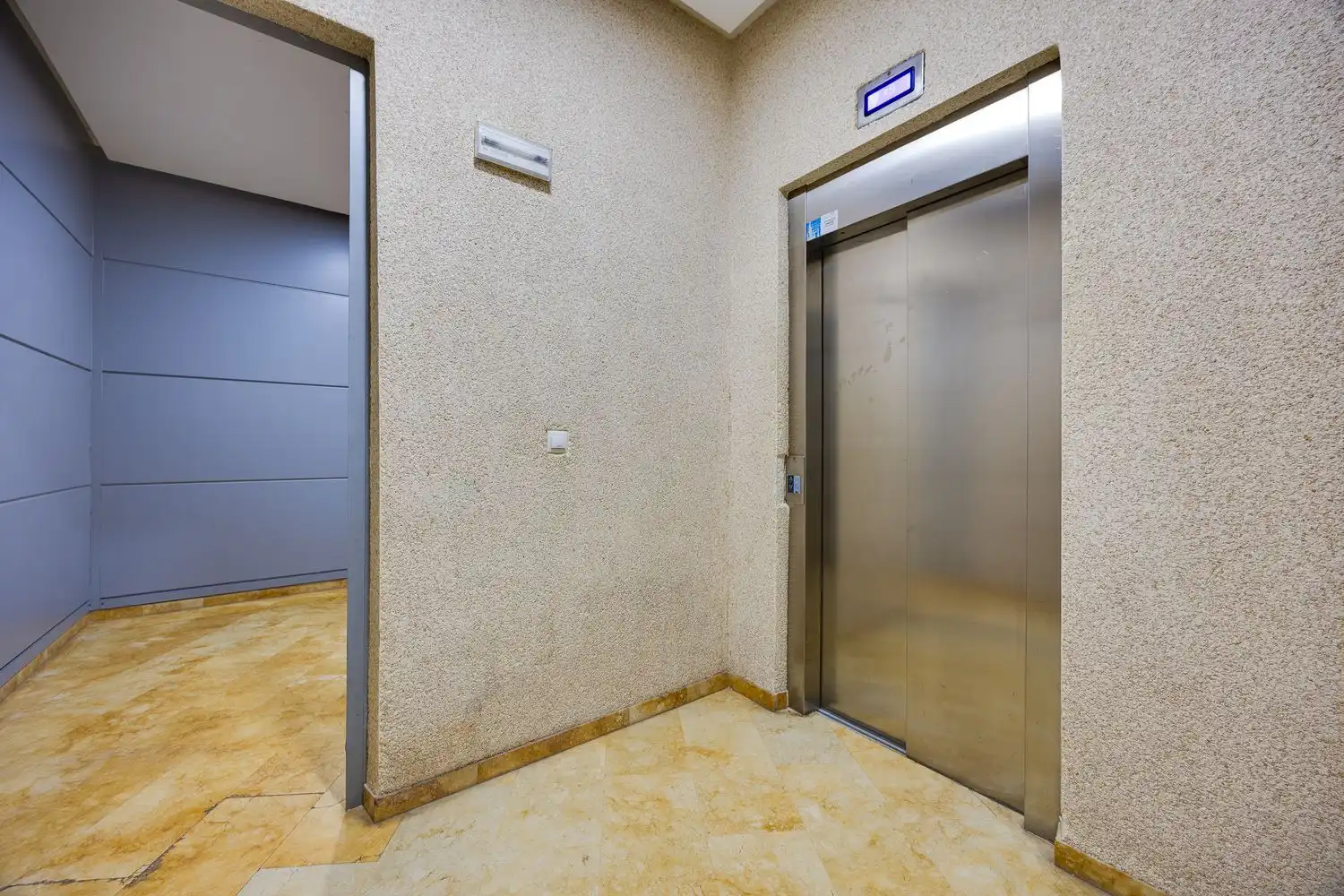 Ático en venta en Torrevieja con Aire acondicionado, Terraza y Amueblado