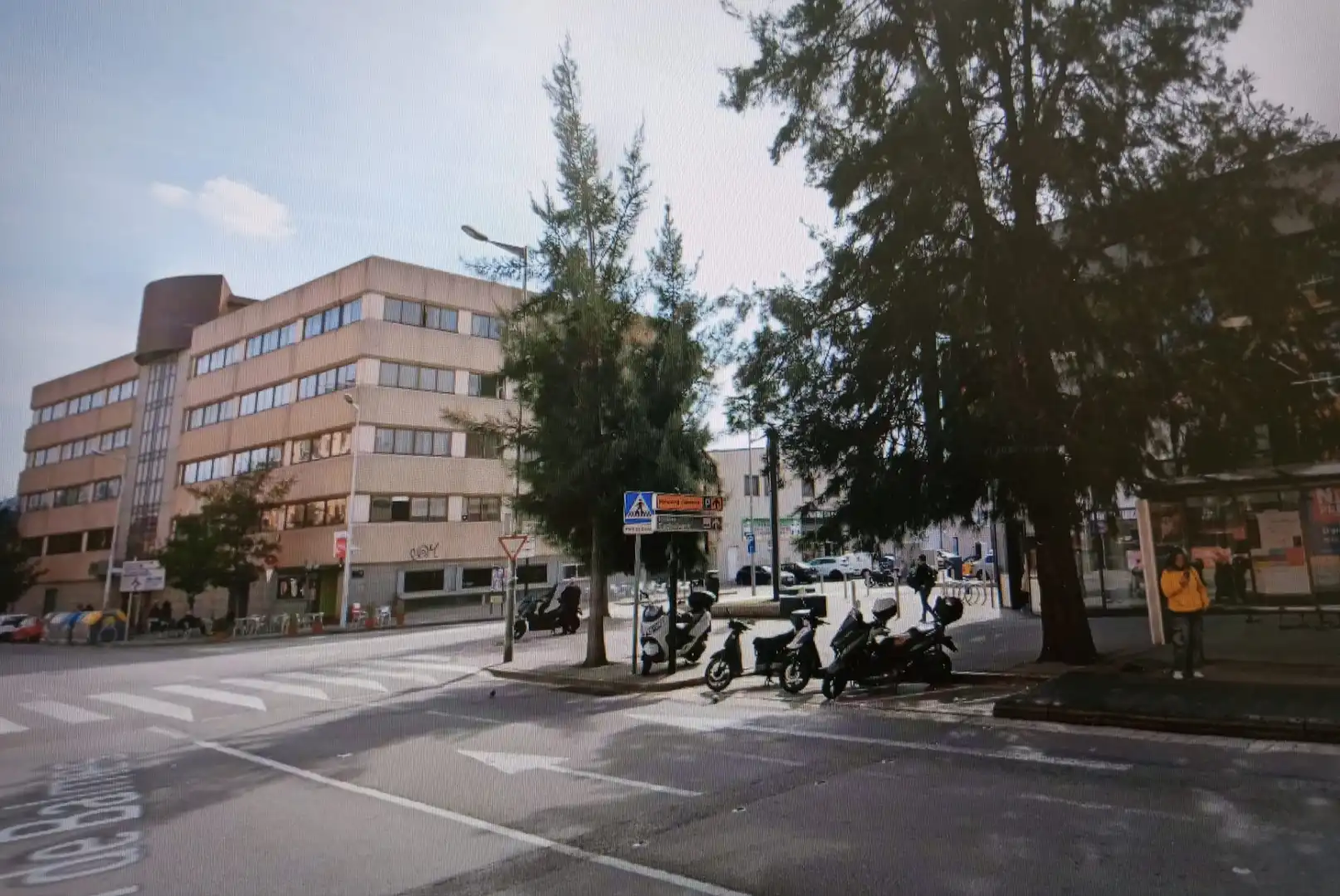 Vista exterior de Oficina en venda en Ripollet amb Aire condicionat, Calefacció i Internet