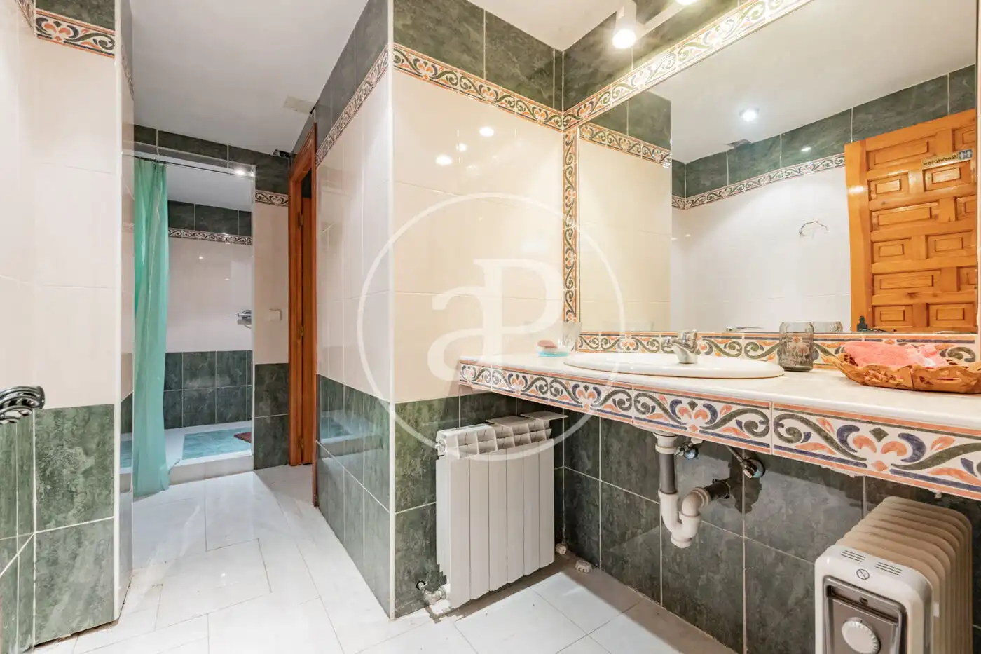 Bathroom of Houses for sale in Valdeolmos-Alalpardo, Madrid