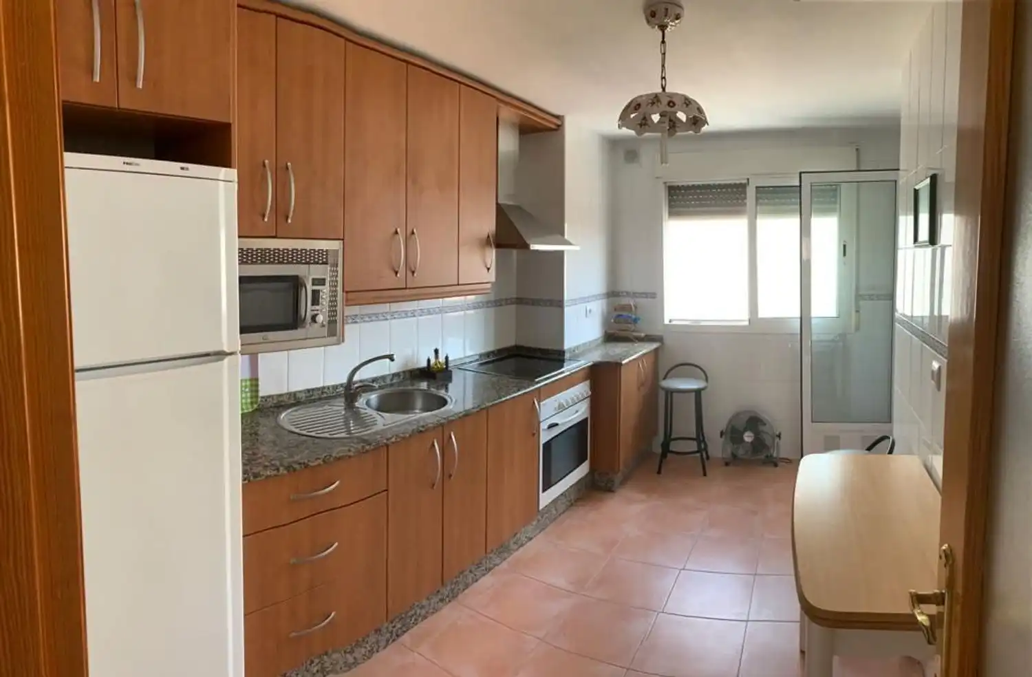 Küche von Wohnung zum Verkauf in Garrucha mit Klimaanlage, Terrasse und Schwimmbad