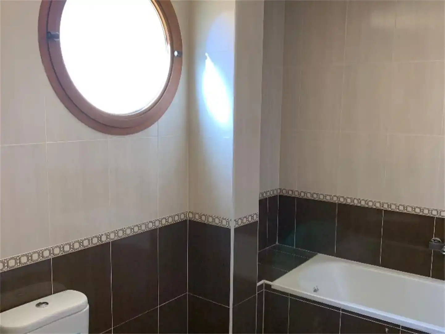 Badezimmer von Wohnung zum Verkauf in Gaibiel mit Klimaanlage und Balkon