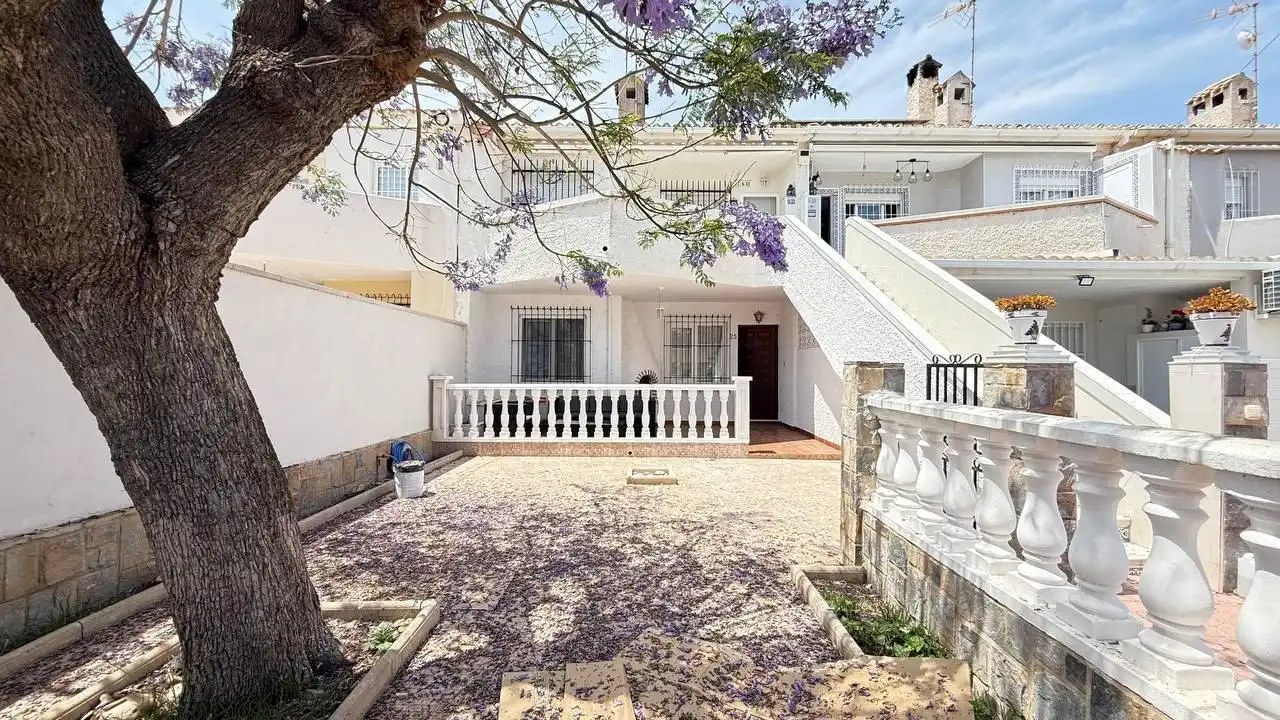 Exterior view of Houses for sale in Orihuela  with Air Conditioner, Private garden and Terrace