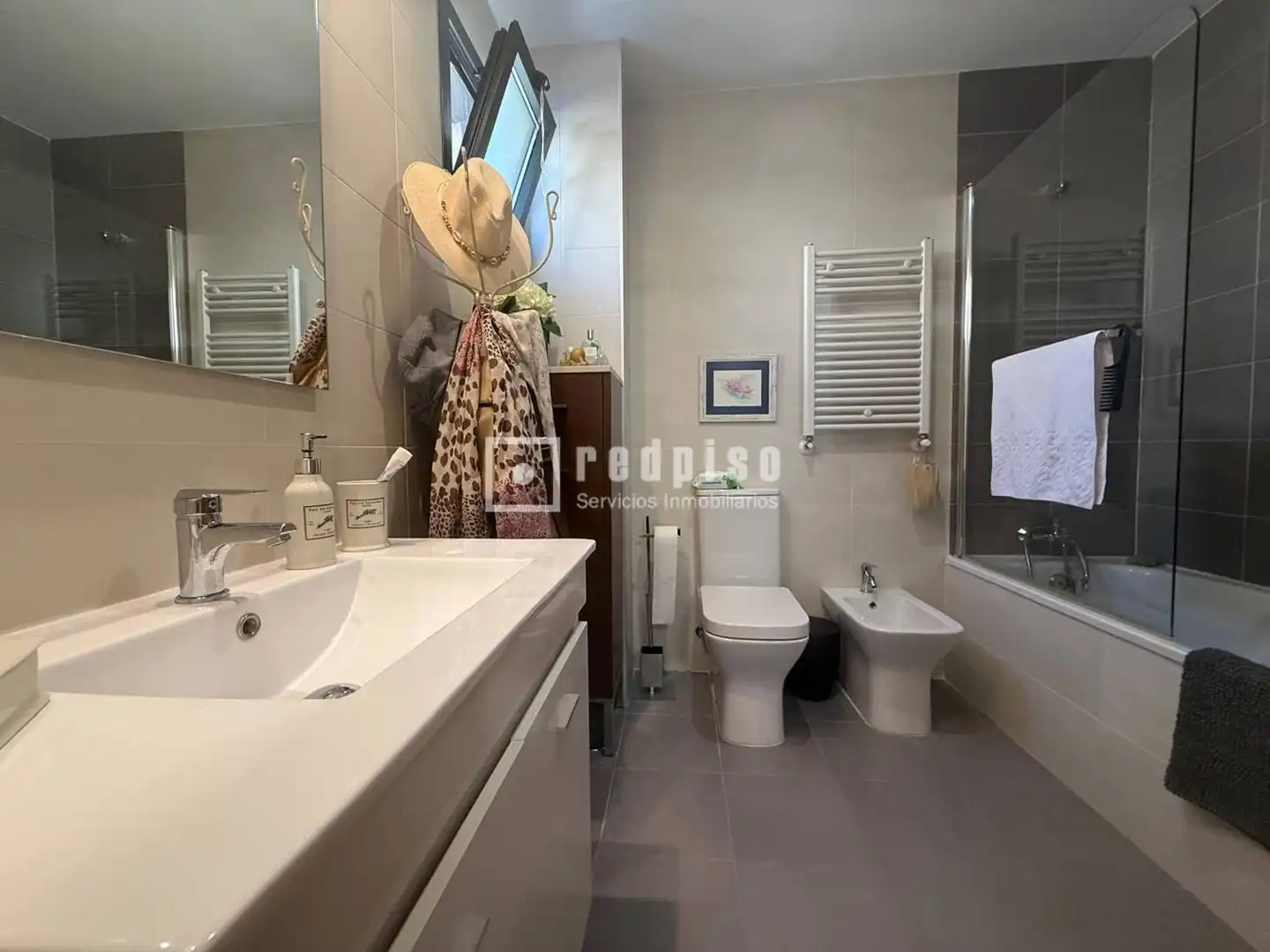 Baño de Piso en venta en Colmenar Viejo con Aire acondicionado, Calefacción y Jardín privado