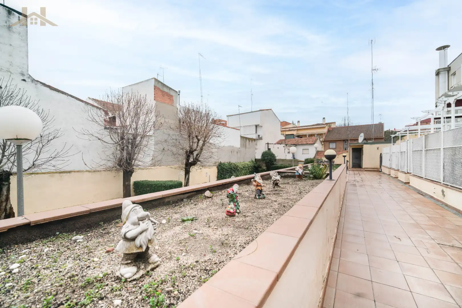 Vista exterior de Dúplex en venda en Torrejón de Ardoz amb Aire condicionat, Calefacció i Jardí privat