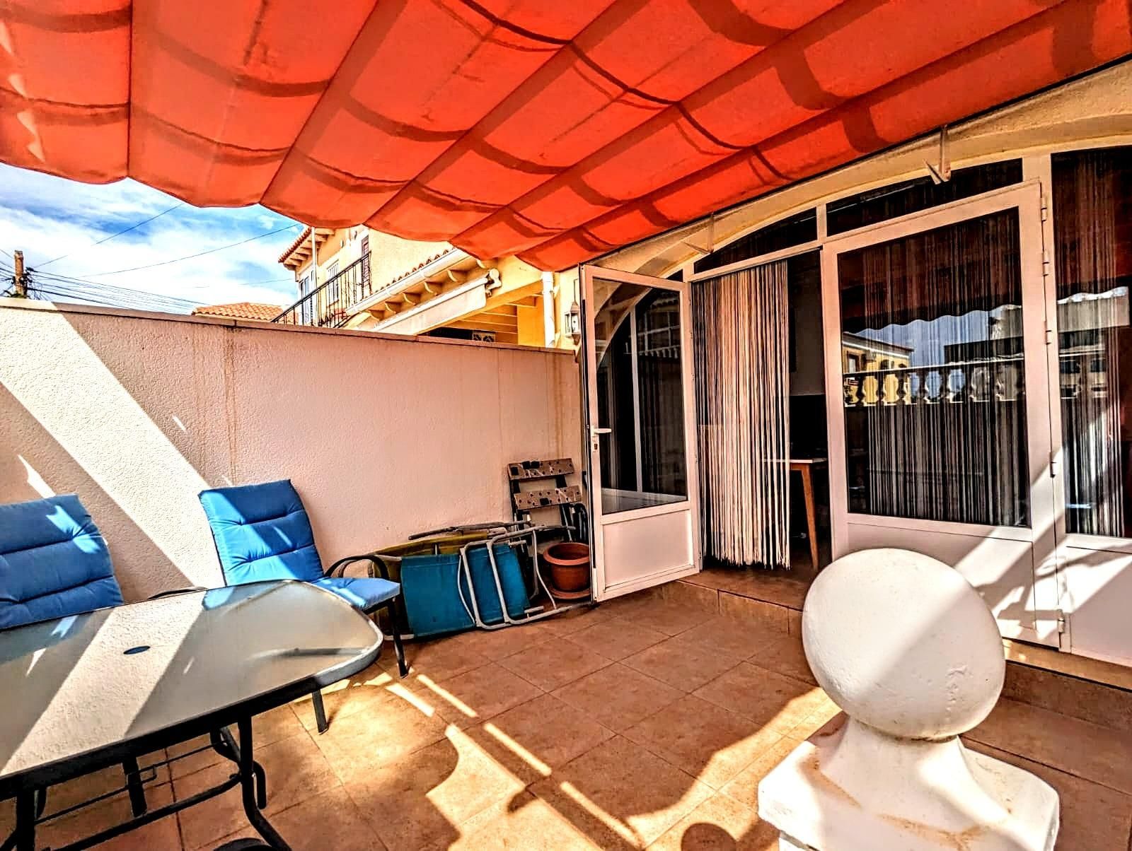 Terrassa de Casa o xalet en venda en Torrevieja amb Aire condicionat, Jardí privat i Terrassa