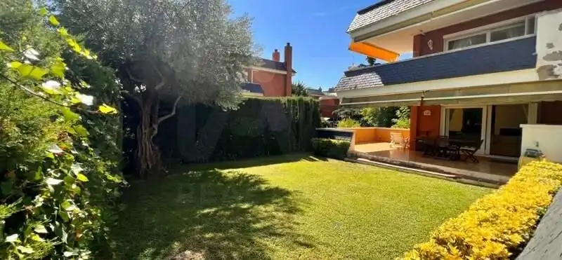 Piso con piscina en venta en Can Sans
