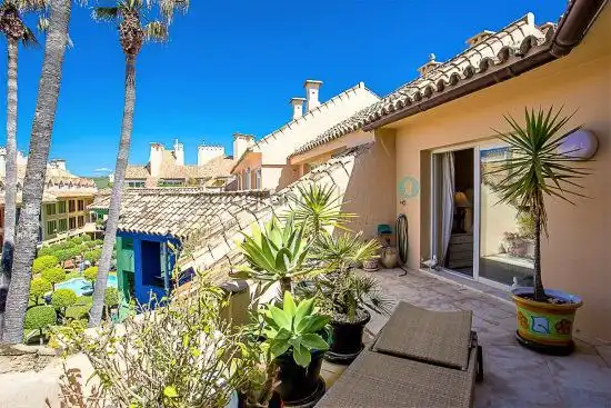 Vista exterior de Apartament en venda en Sotogrande amb Aire condicionat, Calefacció i Terrassa