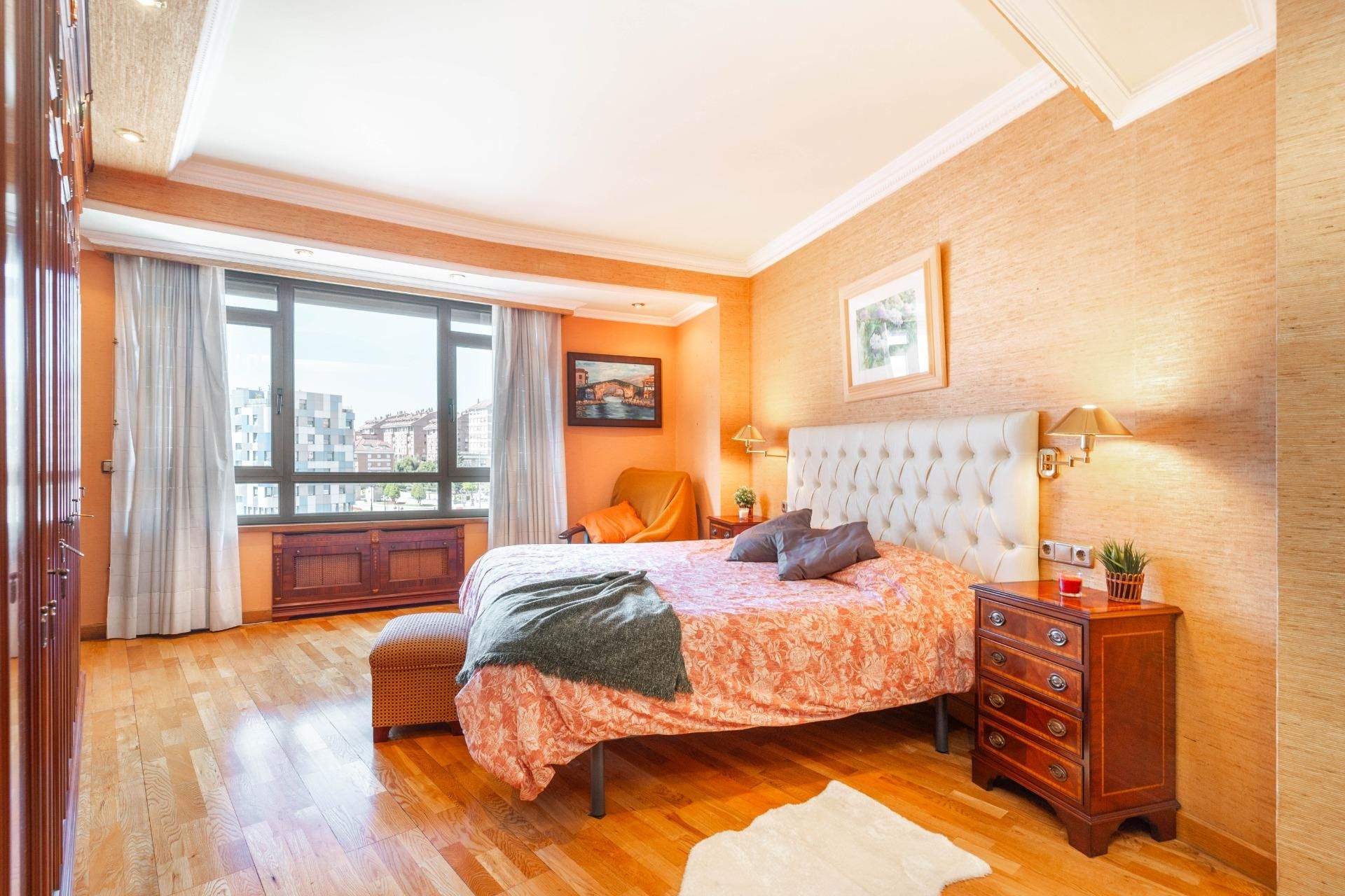 Bedroom of Flat for sale in Oviedo   with Heating, Terrace and Balcony