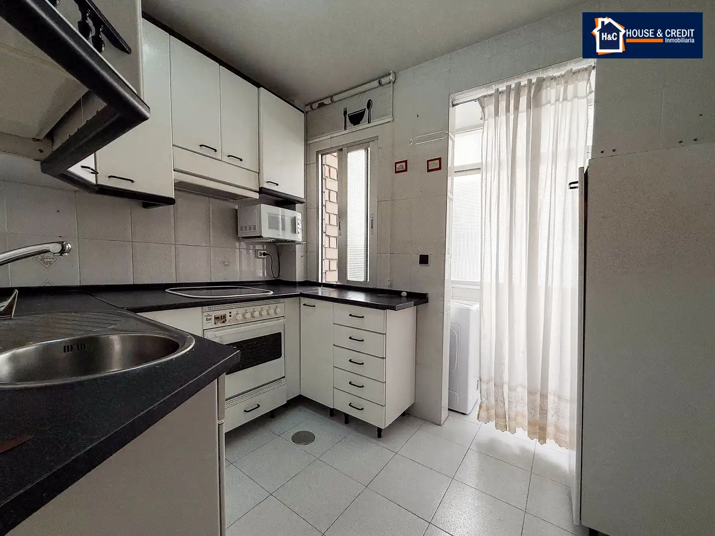 Kitchen of Flat for rent in Madrid  with Air Conditioner, Heating and Parquet flooring