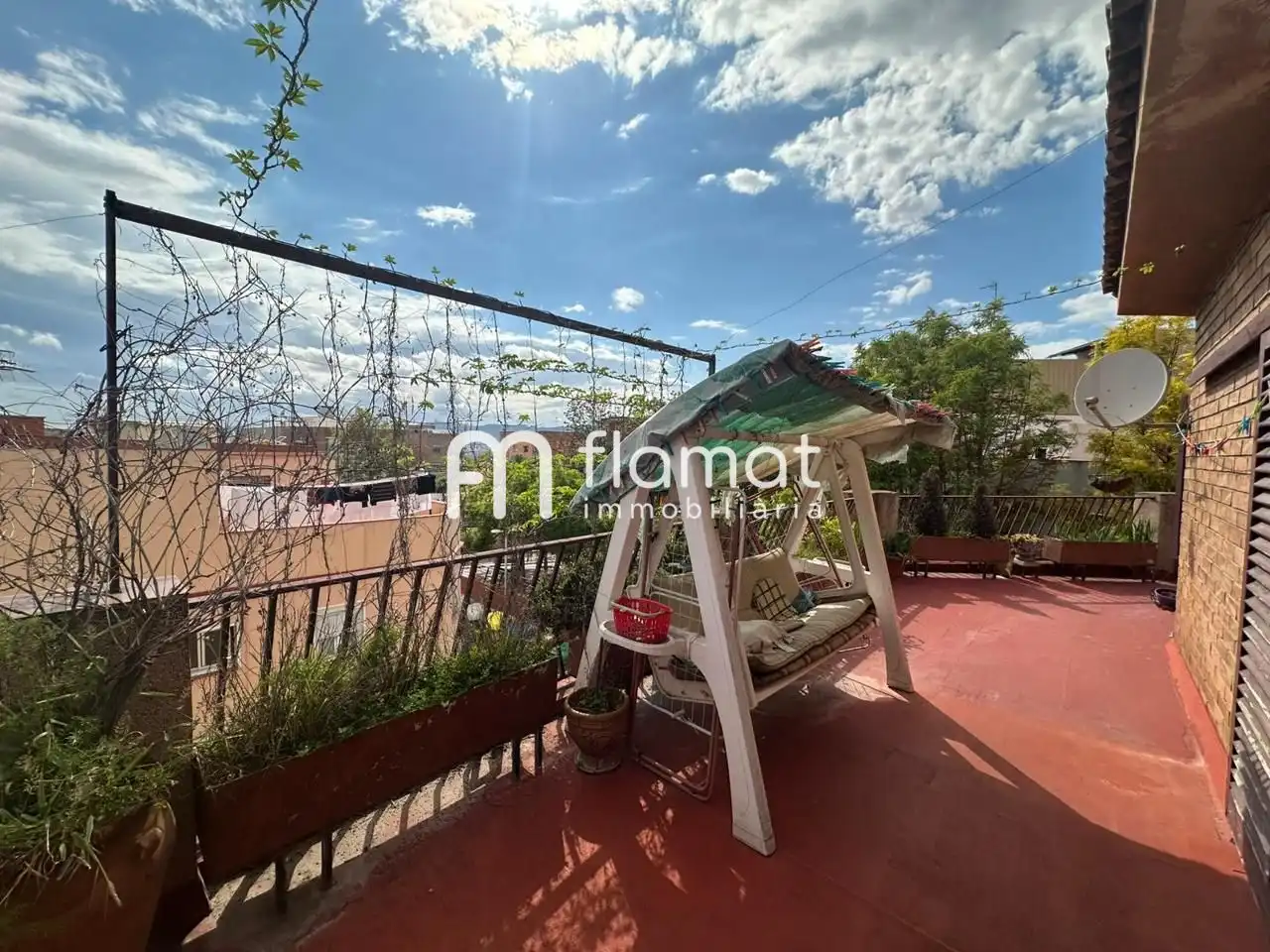 Vista exterior de Edificio en venta en Santa Coloma de Gramenet