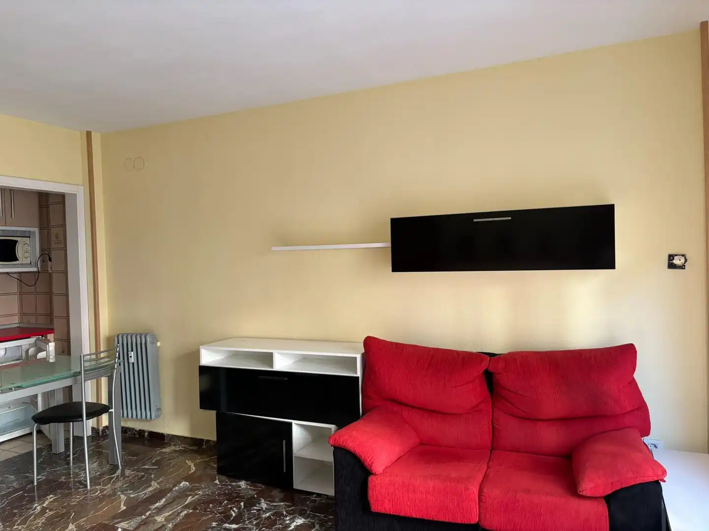 Estudio de alquiler en Calle Tablas, Centro - Sagrario