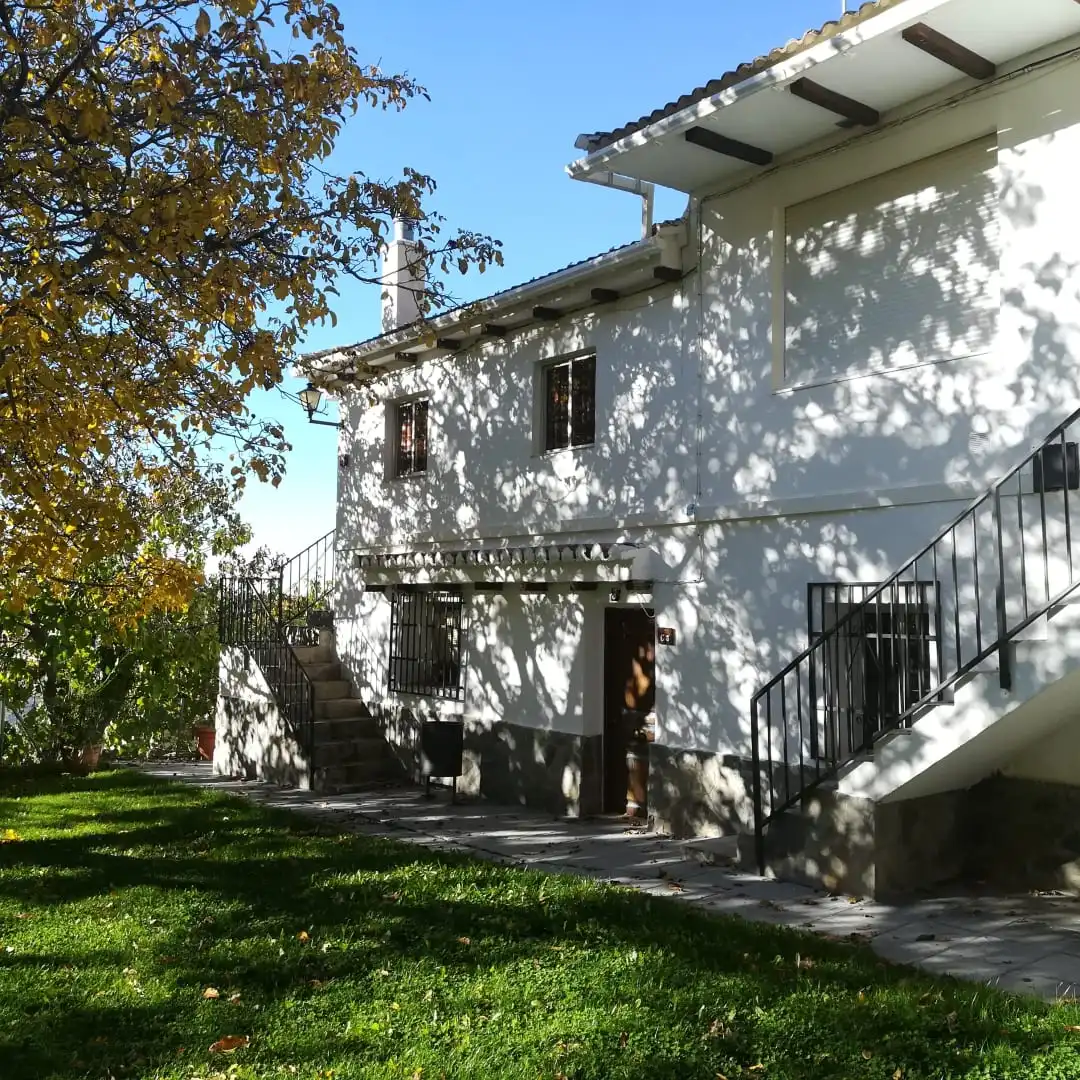 Außenansicht von Gebäude zur Miete in Güéjar Sierra