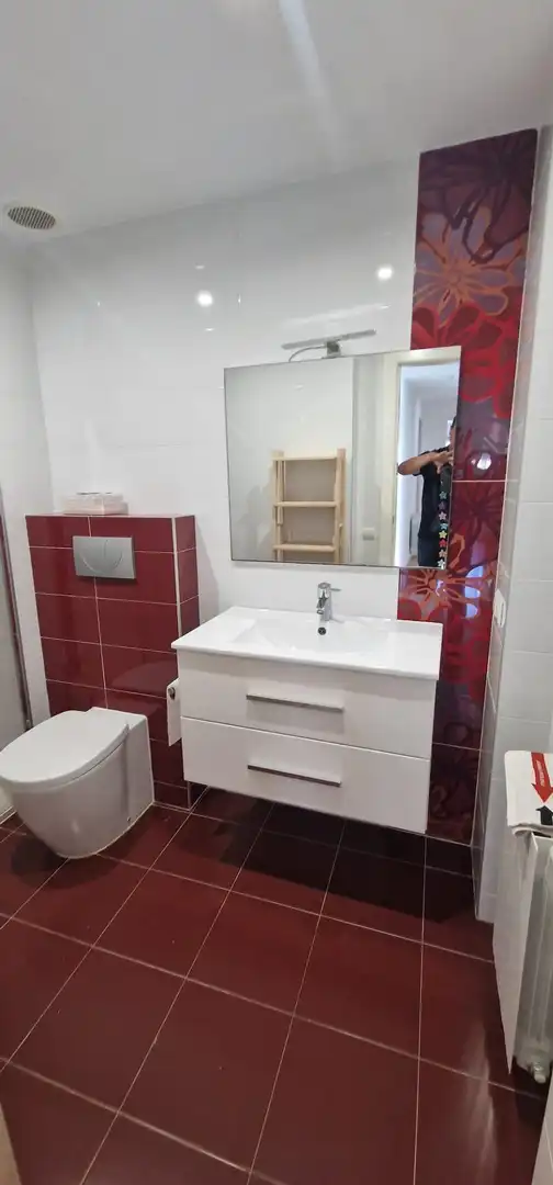 Bathroom of Flat for rent in Mislata  with Air Conditioner and Balcony
