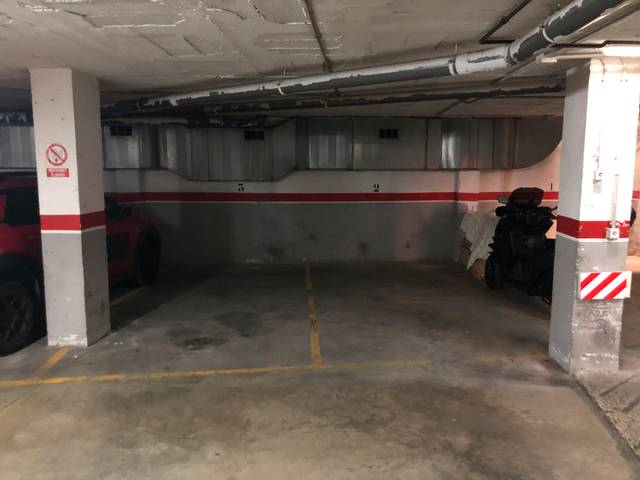 Garaje en Alquiler en Carrer de la Ribera d'Ebre, 1 en El Tancat - Mas d'en Gual