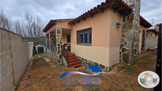 Casa-chalet en Venta en El Casar de Escalona