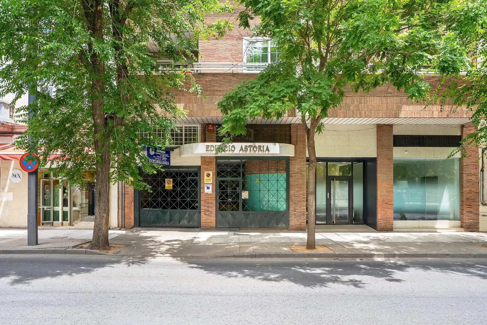 Exterior view of Flat for sale in Granada  with Air Conditioner and Heating