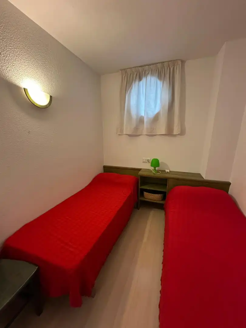 Habitación de Apartamento en venta en Roses con Terraza, Amueblado y Horno