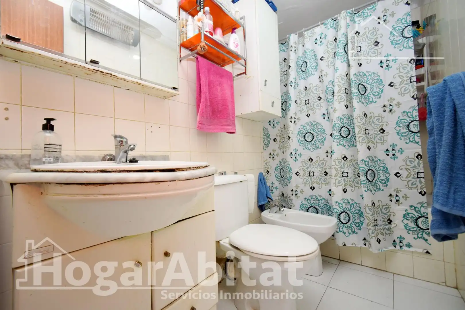 Baño de Piso en venta en Paterna con Aire acondicionado y Amueblado