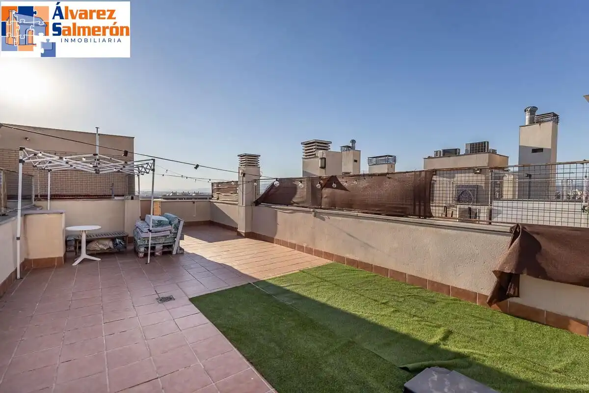 Penthouse mit Pool zum Verkauf in Avenida DE LA ILUSTRACION, imagen 4