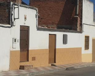 Vista exterior de Casa o xalet en venda en Villatorres amb Terrassa