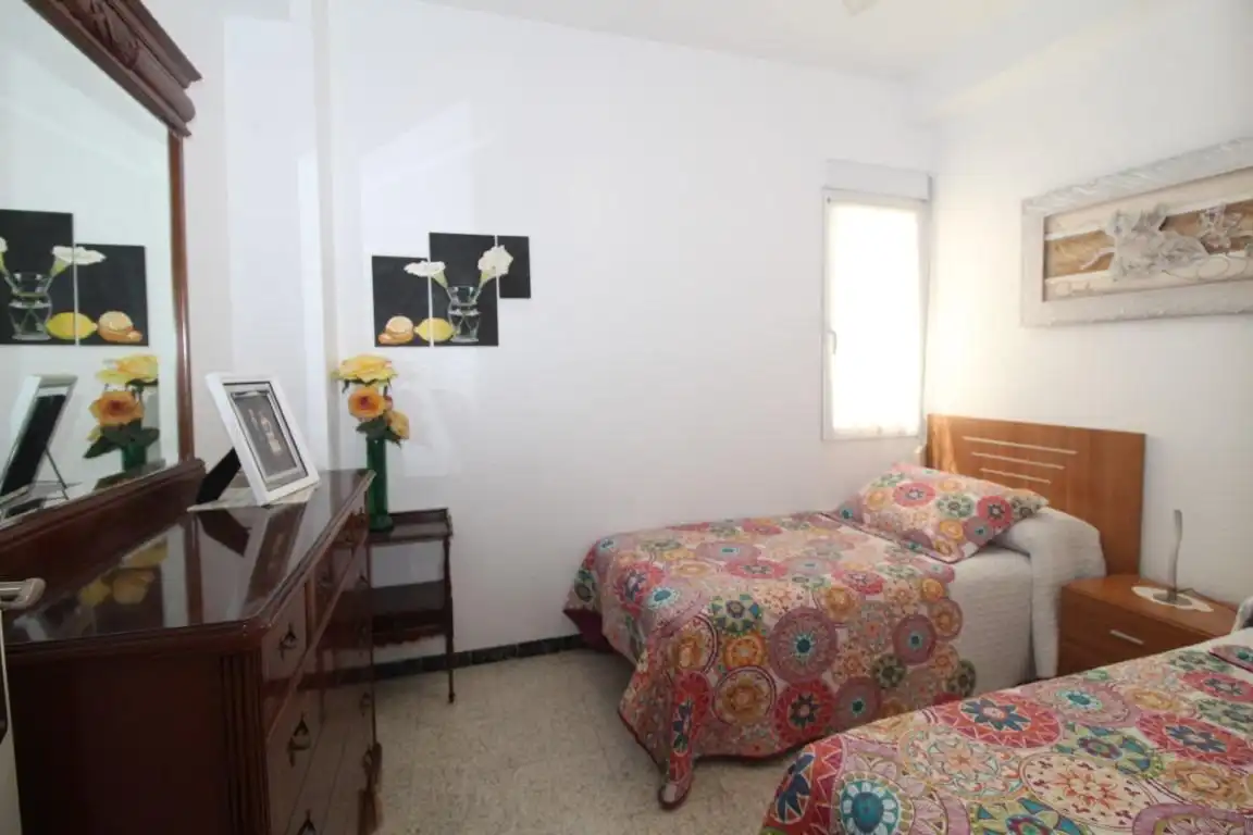 Dormitori de Apartament en venda en Torrevieja amb Terrassa