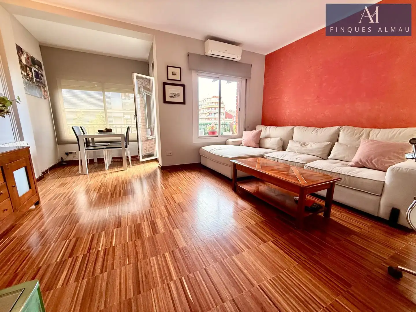 Sala de estar de Piso en venta en Barcelona con Aire acondicionado, Calefacción y Parquet